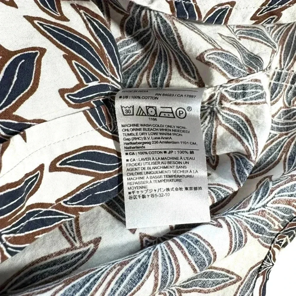 Banana Republic Men’s Button Down Leaf Pattern Slim Fit Shirt (Size M)